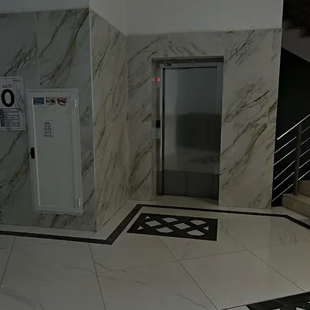 Fia 11 - Floor アパート