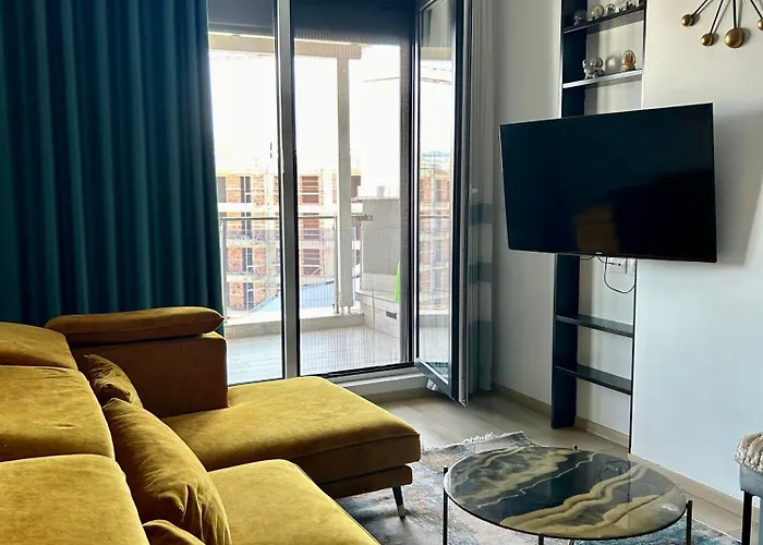 Fia 11 - Floor ティラナ